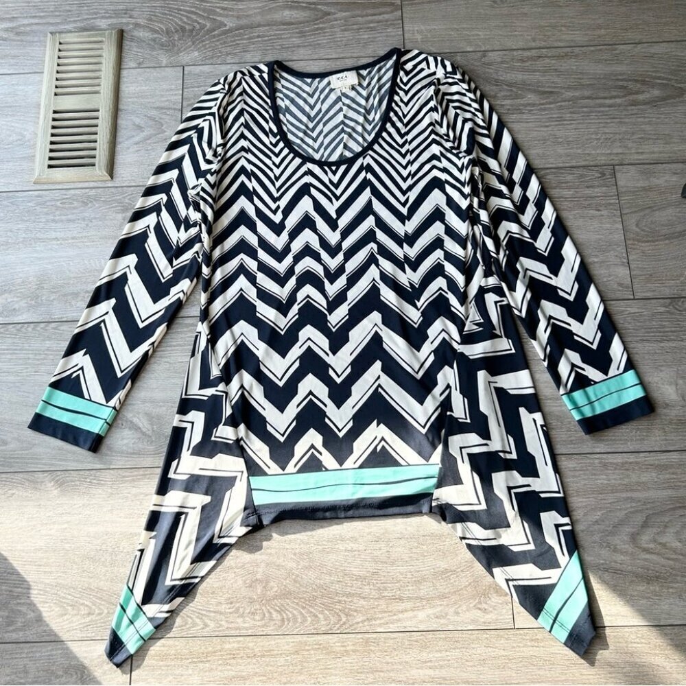 Eci Waves Pattern Draped Asymmetrical Hem Tunics - Picture 4 of 15